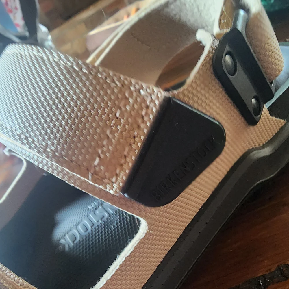 Mens Birkenstock Tan and Black Sandals with Adjustable Straps - Picture 4 of 5